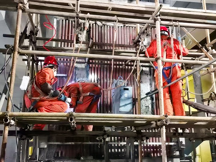 冶煉側(cè)吹爐煙道積灰爆破